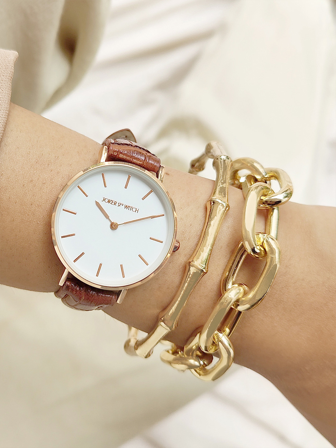 JOKER & WITCH Women Regina White & Gold-Toned Watch Gift Set -JWBS452