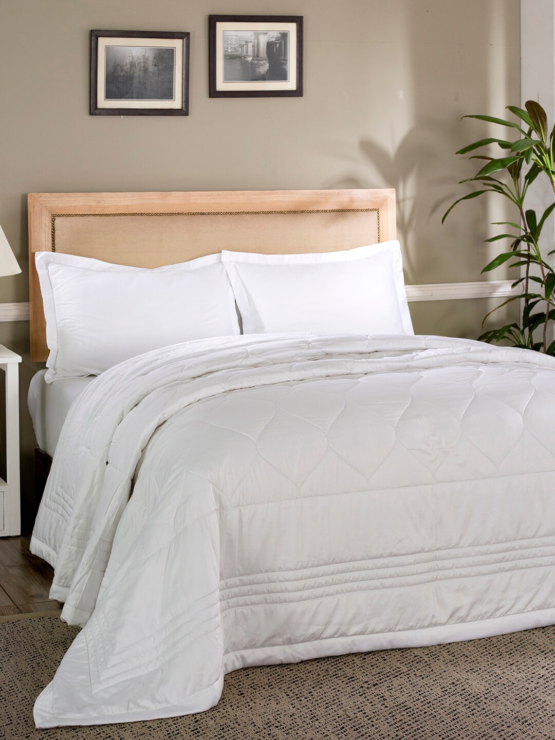 MASPAR White AC Room 110 GSM Double Bed Quilt