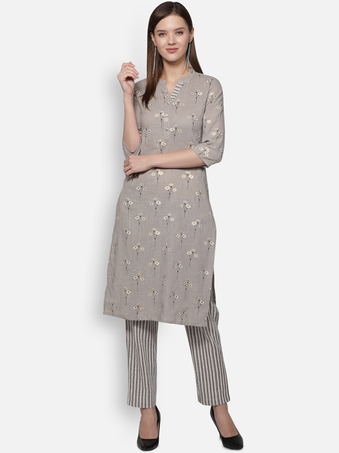 Dipsha Women Grey Floral Printed Regular Pure Cotton Kurta with Trousers