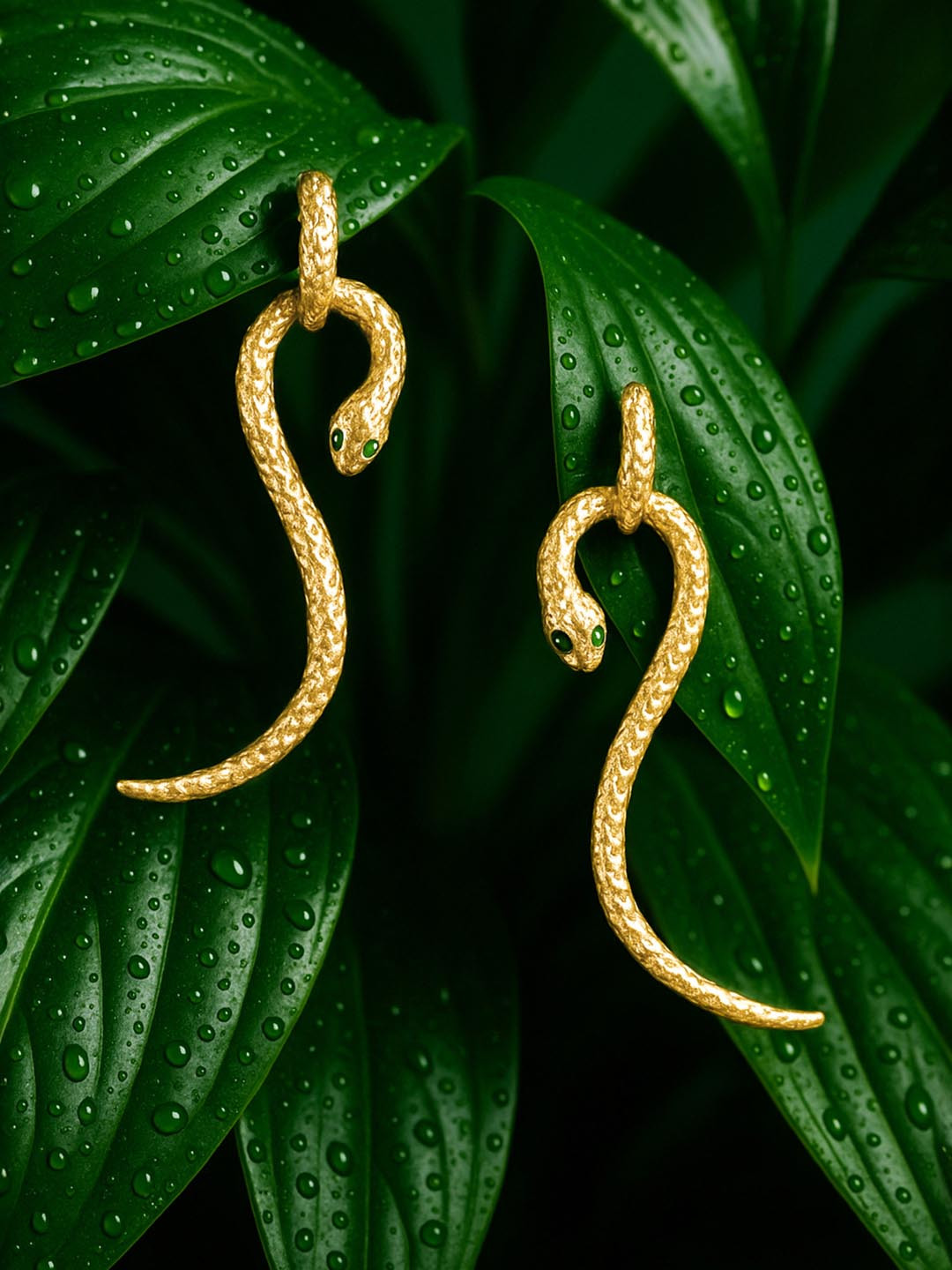 TOKYO TALKIES X rubans FASHION ACCESSORIES Gold-Toned Contemporary Ear Cuff Earrings