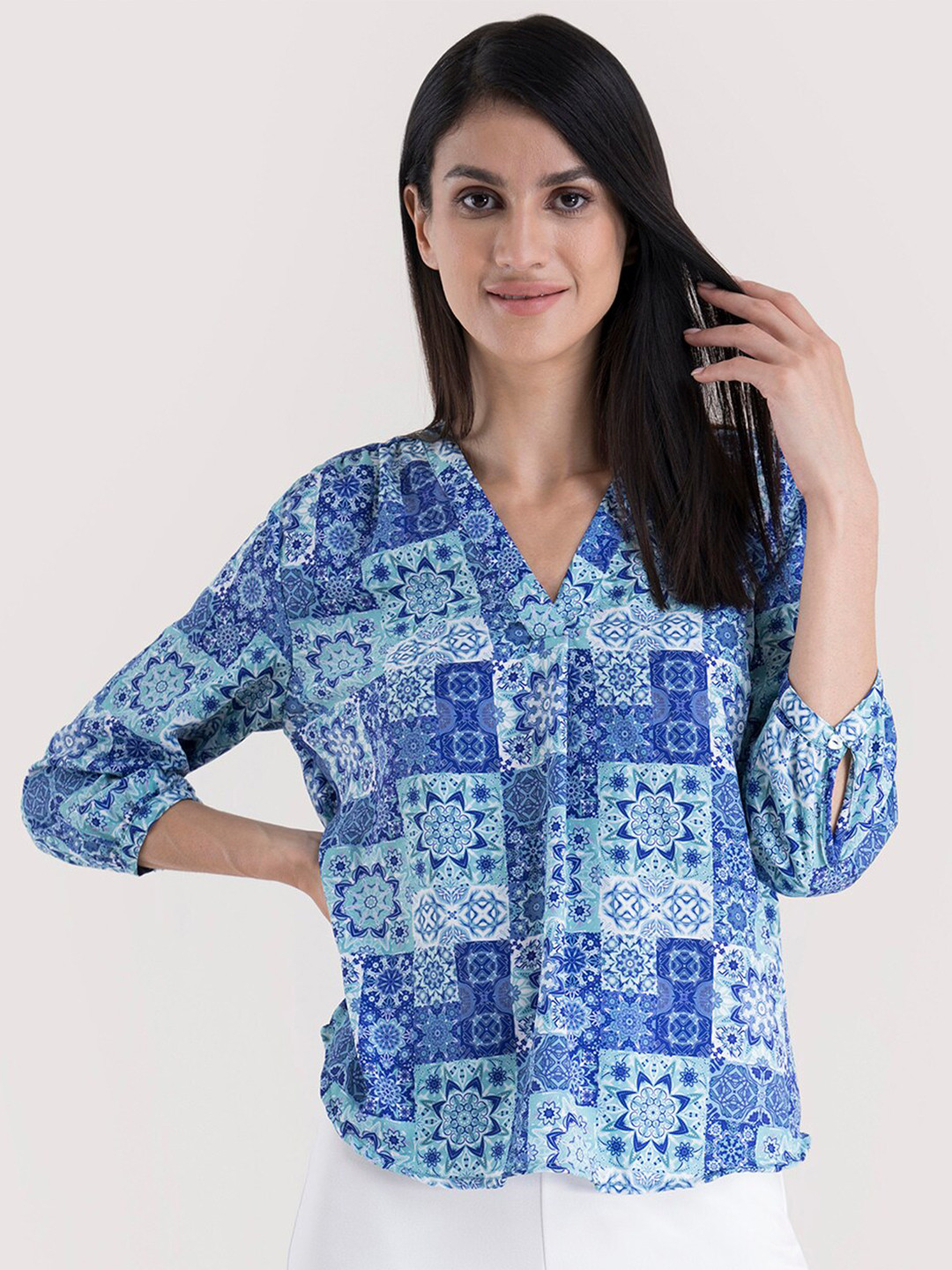 FableStreet Women Blue Geometric Print Shirt Style Top