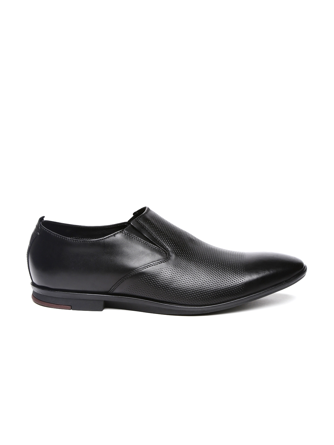 Clarks formal hotsell shoes myntra