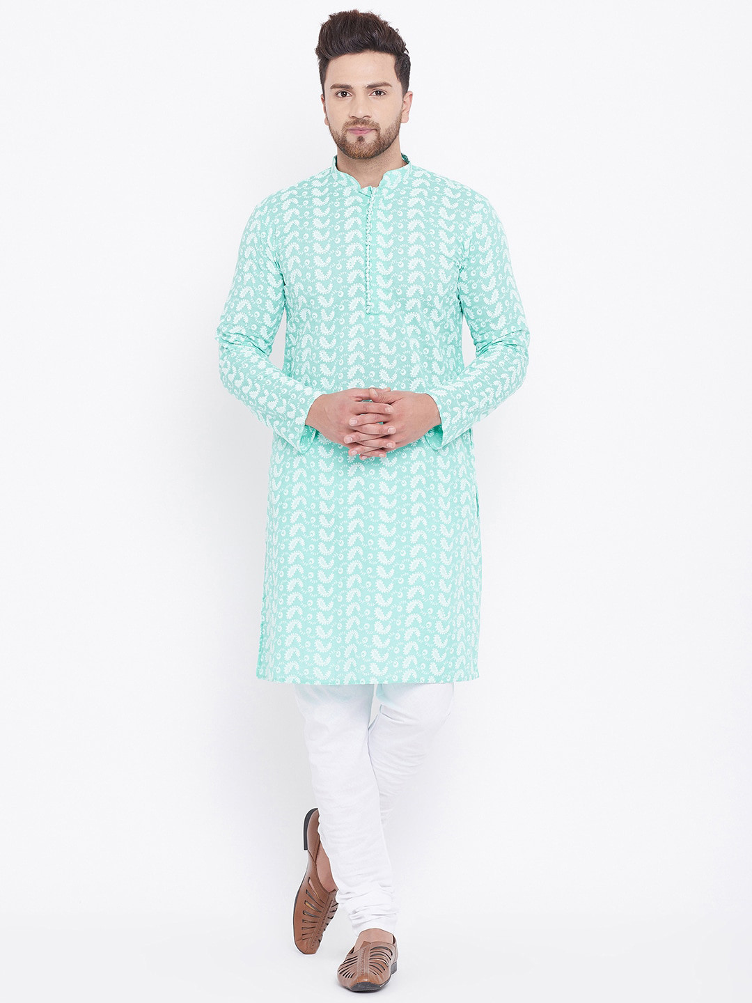VASTRAMAY Men Green Paisley Embroidered Chikankari Pure Cotton Kurta with Churidar