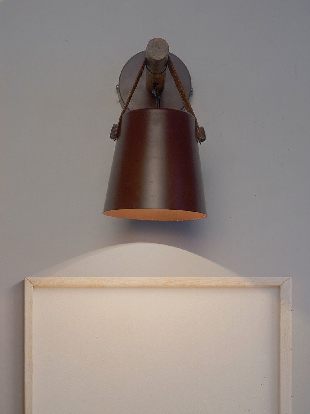 Fos Lighting Brown Classic Country Wall Lamp With Leather Belt