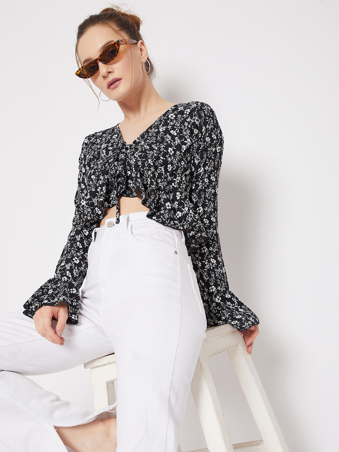 Berrylush Black & White Floral Printed Ruffles Crepe High-Low Crop Top
