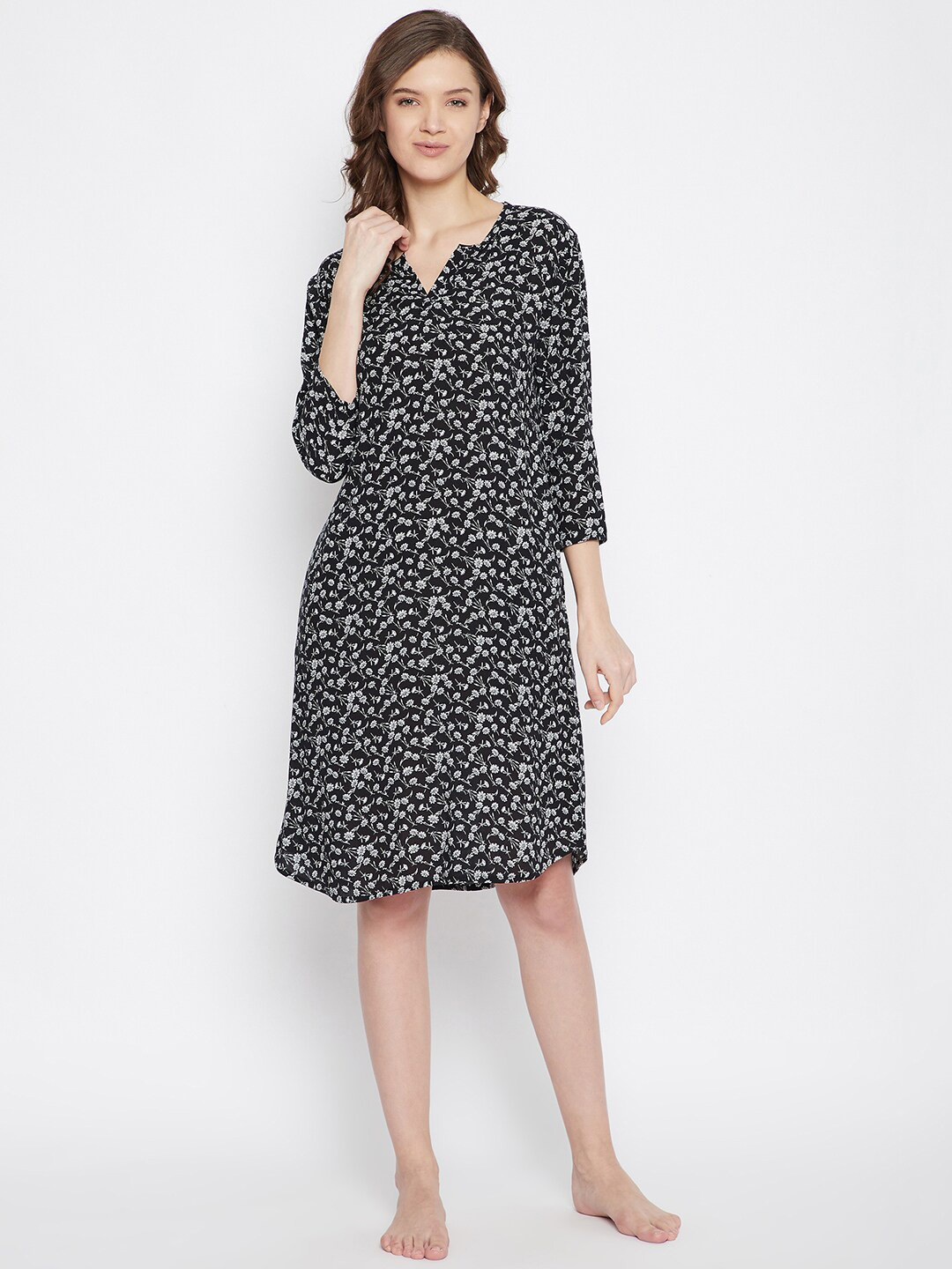 Hypernation Woman Black Printed Rayon Crepe Nightdress