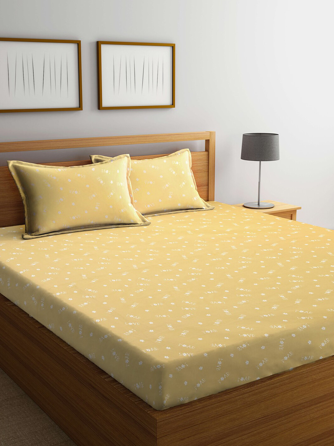 Arrabi Yellow & White Typography 300 TC King Bedsheet With 2 Pillow Covers