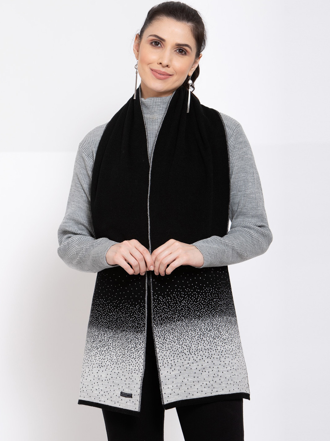 513 Women Black & Grey Knitted Muffler