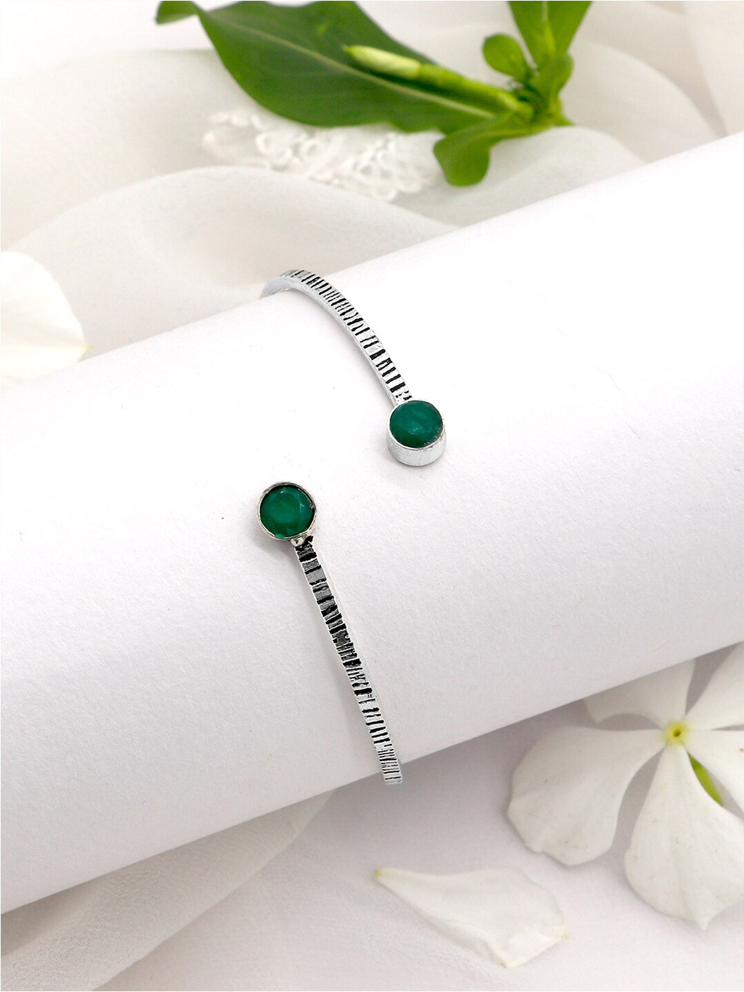 TEEJH Women Green Silver Oxidized Bracelet