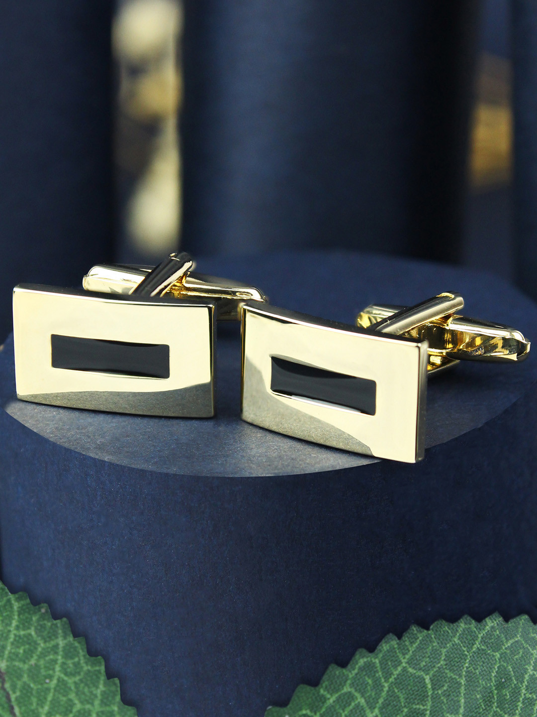 PELUCHE Men Gold-Toned & Plated Minimal Rectangle Cufflinks
