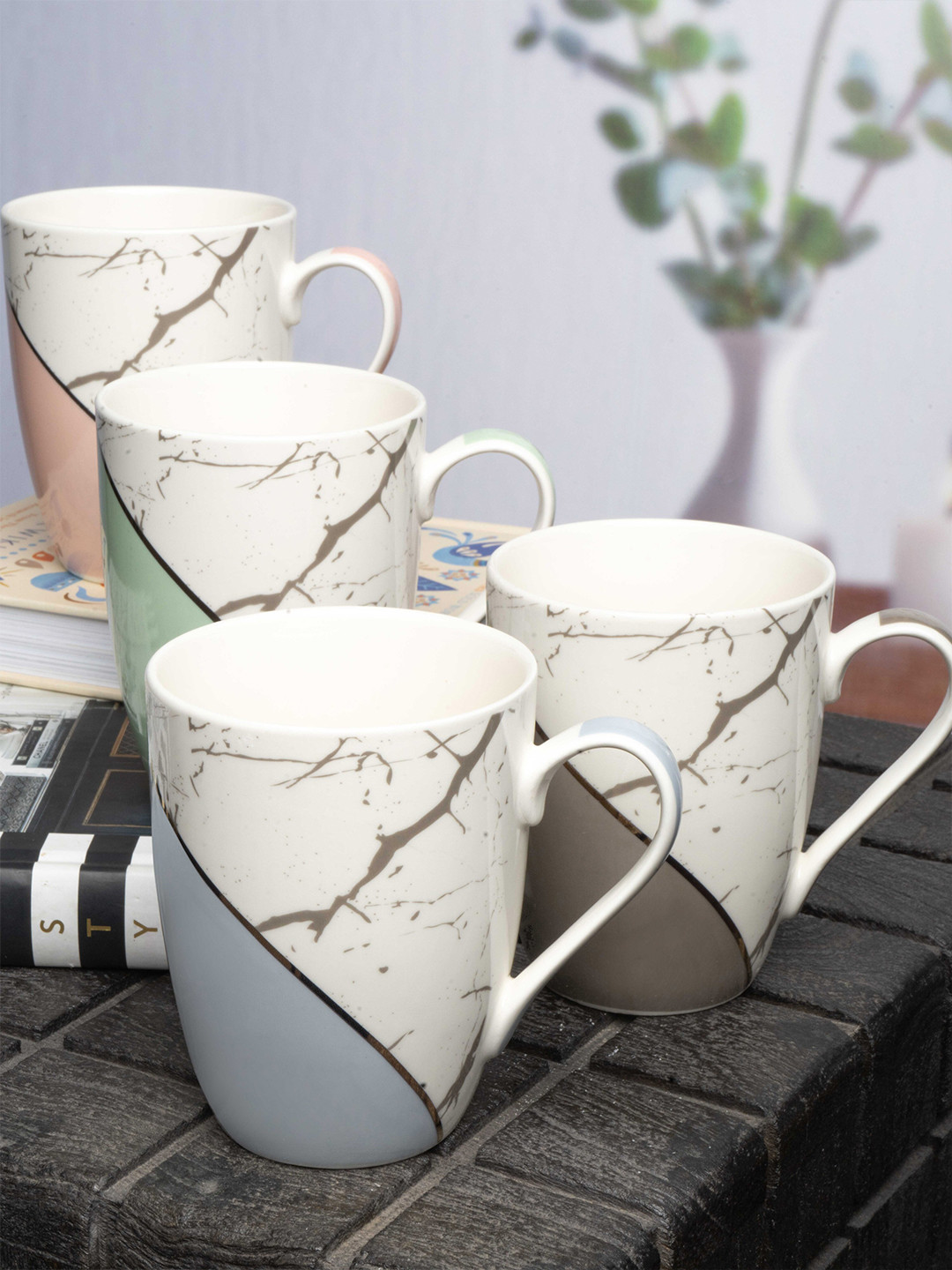 White Gold Set Of 4 Multicoloured Printed Porcelain Glossy Mugs