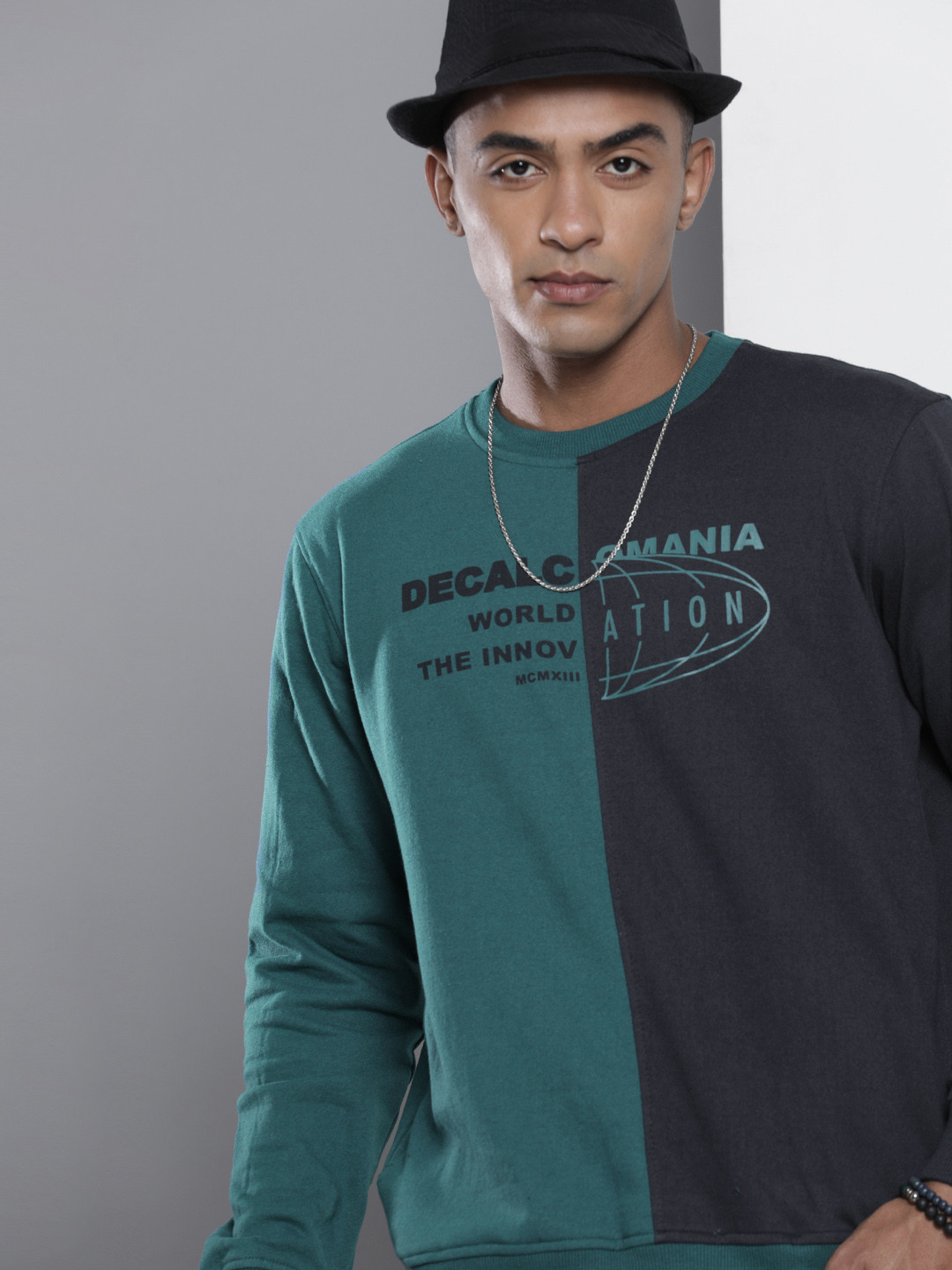The Indian Garage Co Men Blue & Black Colourblocked Sweatshirt