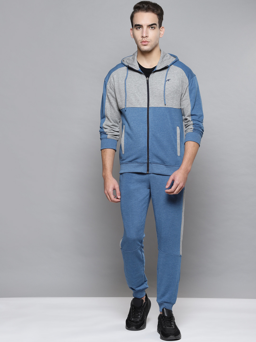 Alcis Men Blue & Grey Melange Colourblocked Sports Tracksuit
