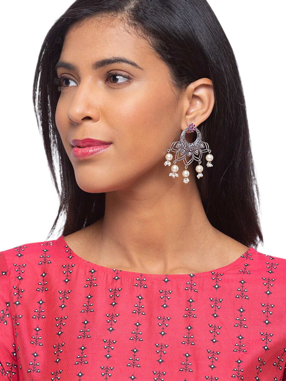 Digital Dress Room Cream-Coloured Contemporary Drop Earrings