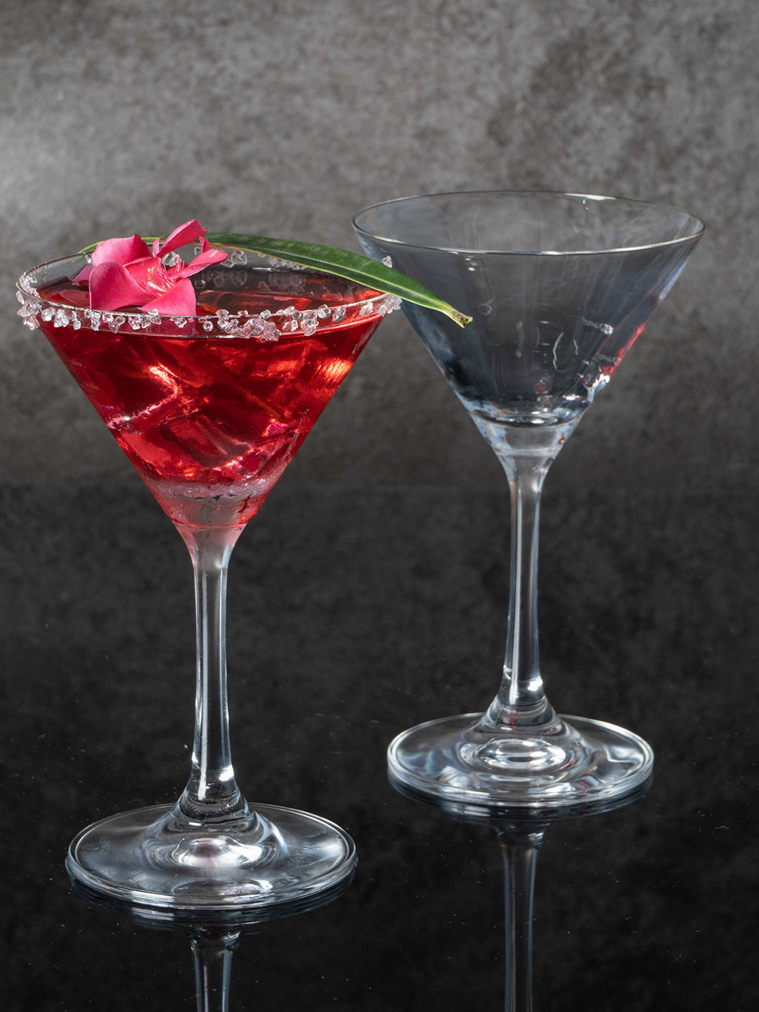 GOODHOMES Set Of 6 Transparent Solid Martini Glasses