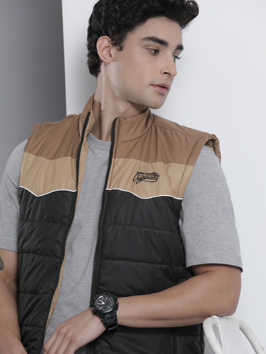 The Indian Garage Co Men Slim Fit Puffer Jacket with Zipper Pockets