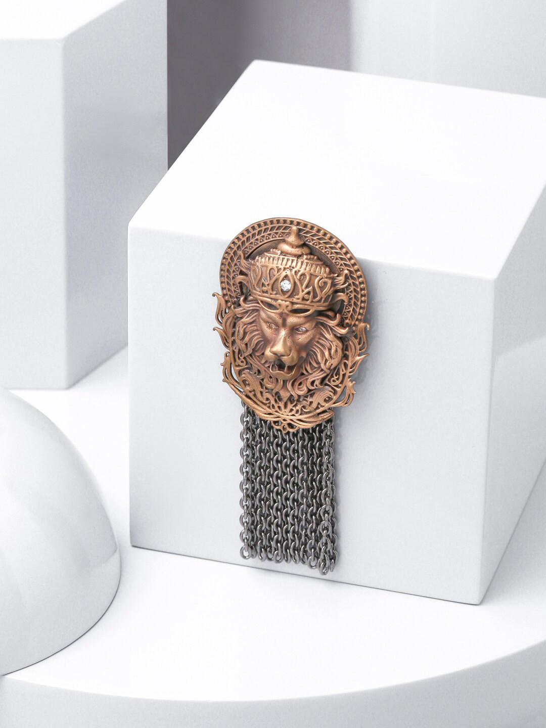COSA NOSTRAA Men Gold-Toned & Metallic Stone-Studded Lion King Brooch