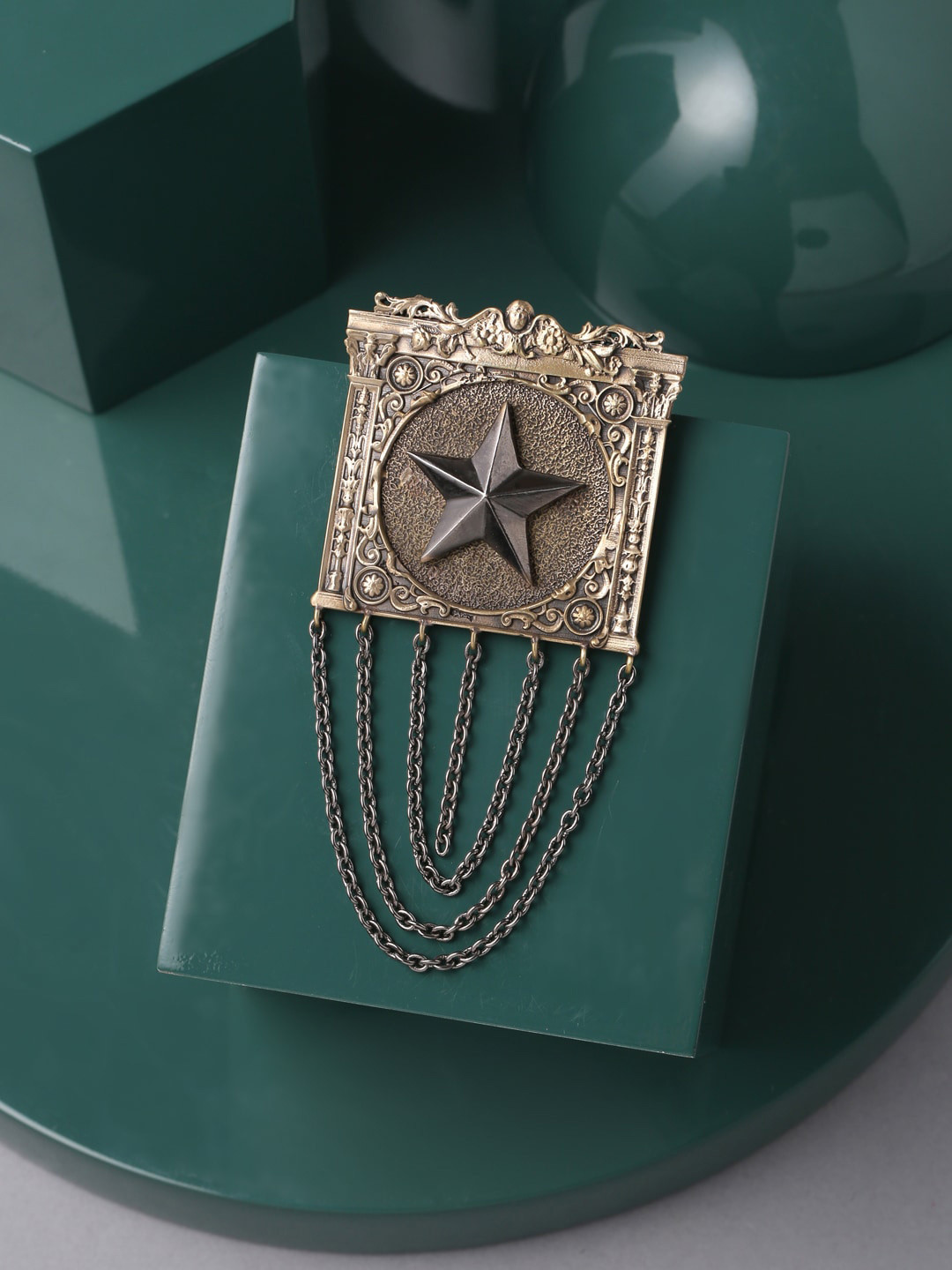 COSA NOSTRAA Men Gold-Toned & Metallic-Toned Merit Brooch