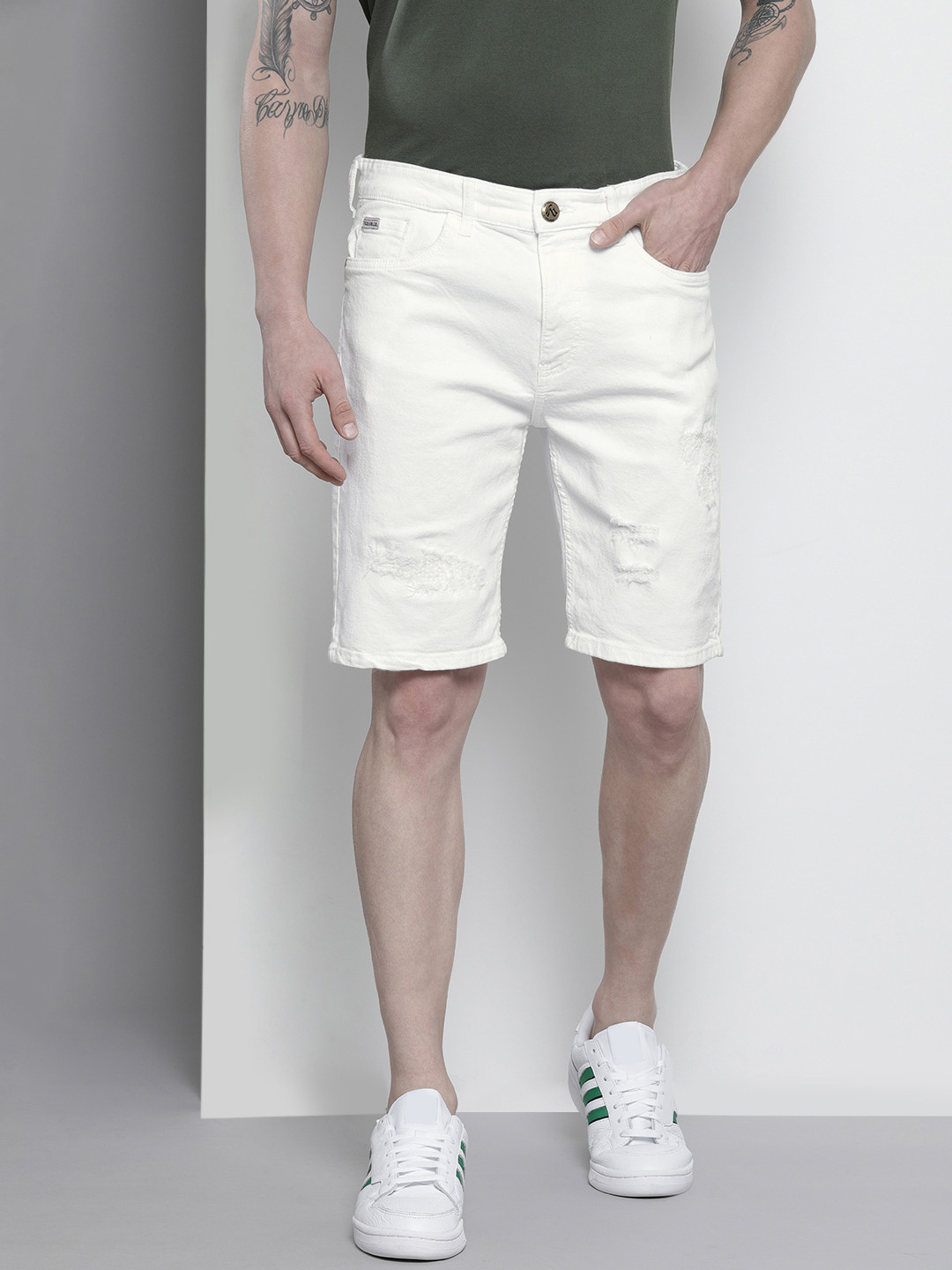 The Indian Garage Co Men White Distressed Slim Fit Shorts