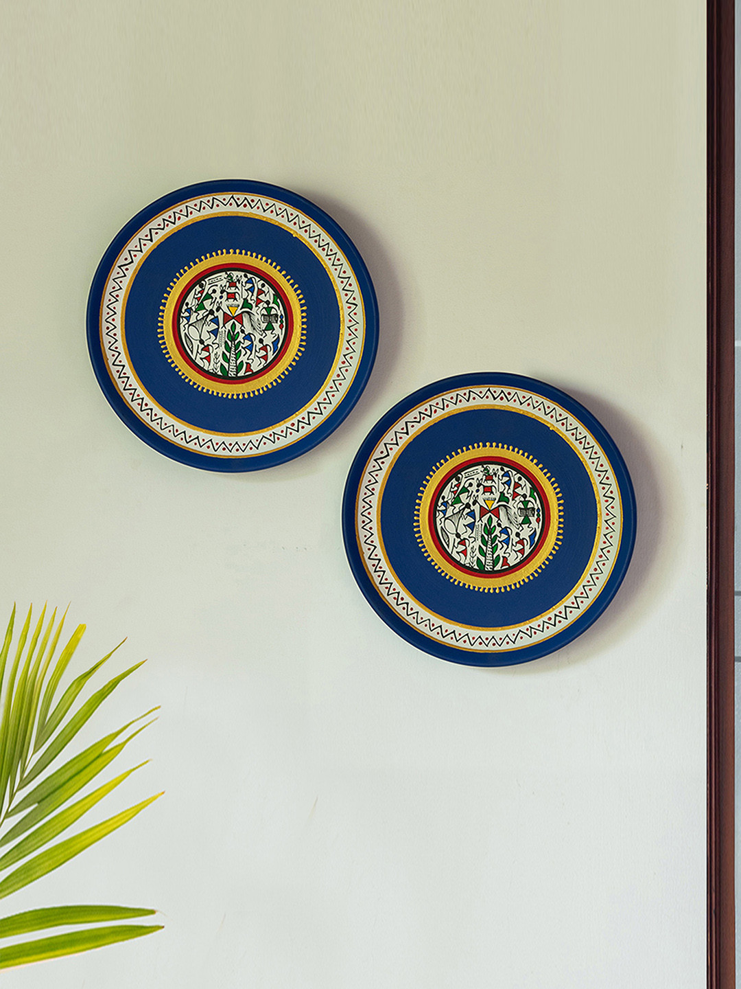ExclusiveLane Clay Ethnic Motifs Glossy Hanging Hall 2Pcs Wall Plates-8.4In