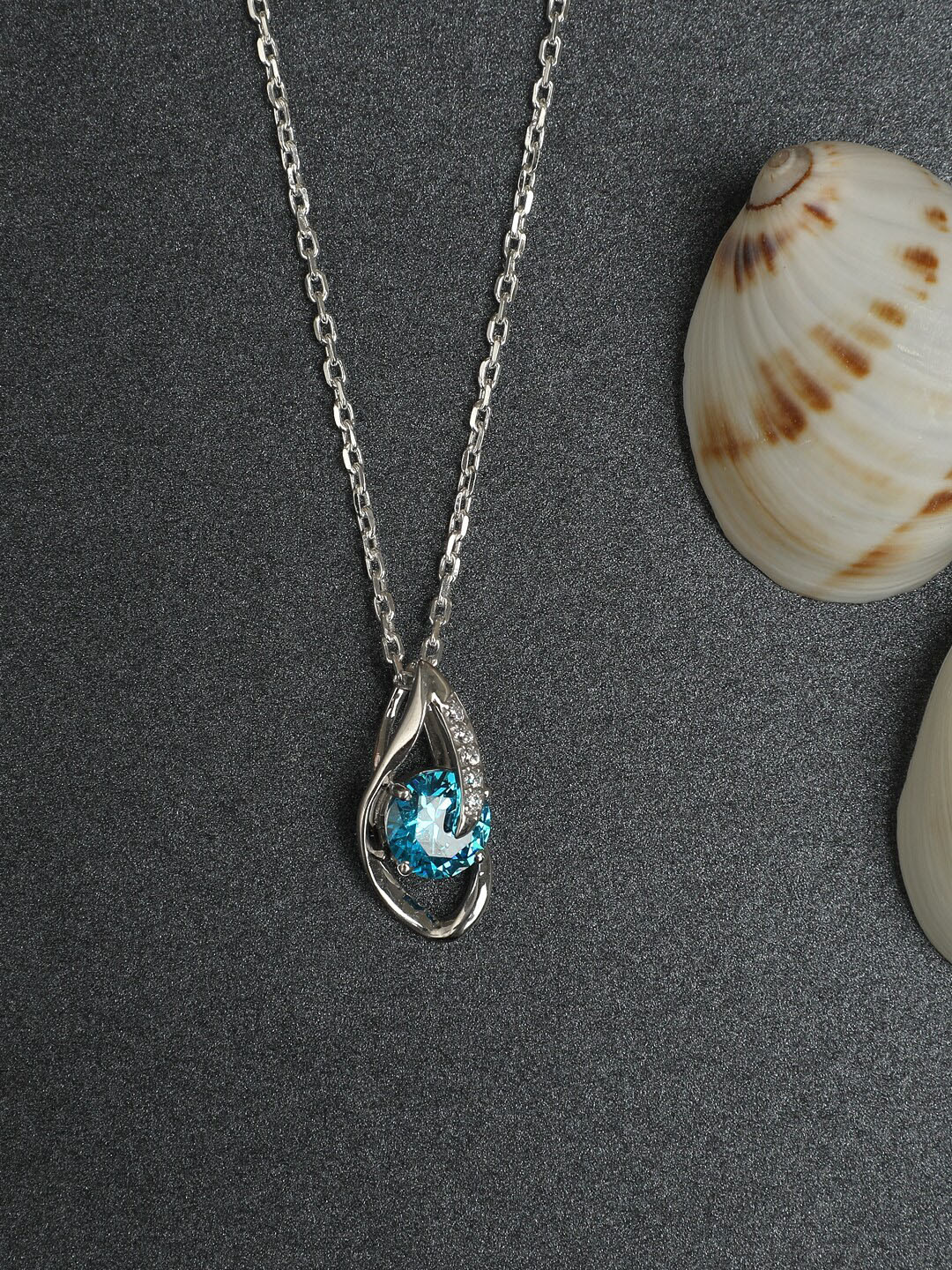 Clara Women Silver Sky Blue Chain Pendant Set