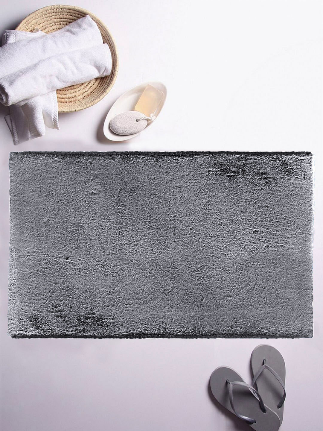 LUXEHOME INTERNATIONAL Grey Solid 1600 GSM Bath Rug