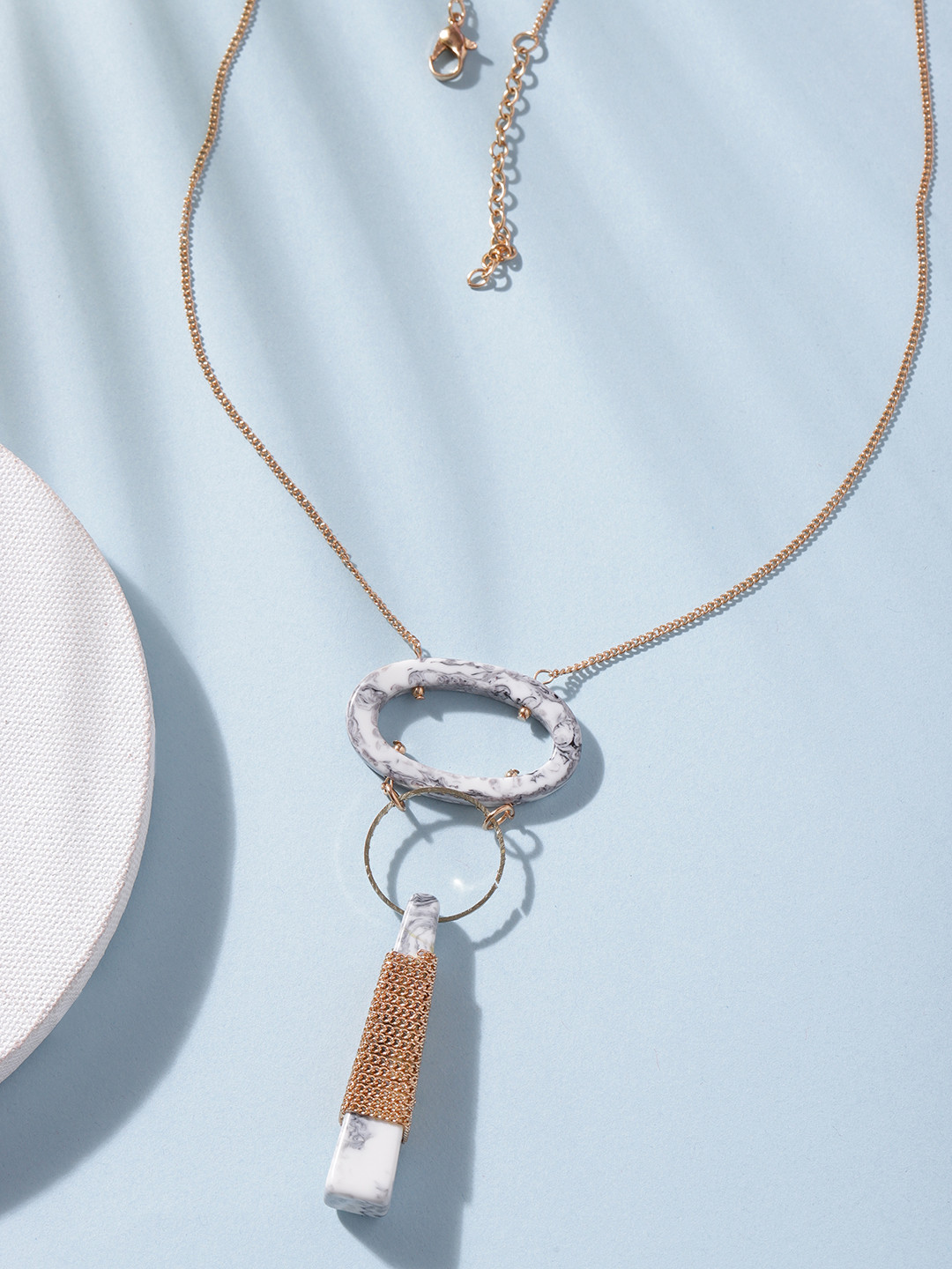 DEEBACO Rose Gold & Grey Rose Resin Necklace