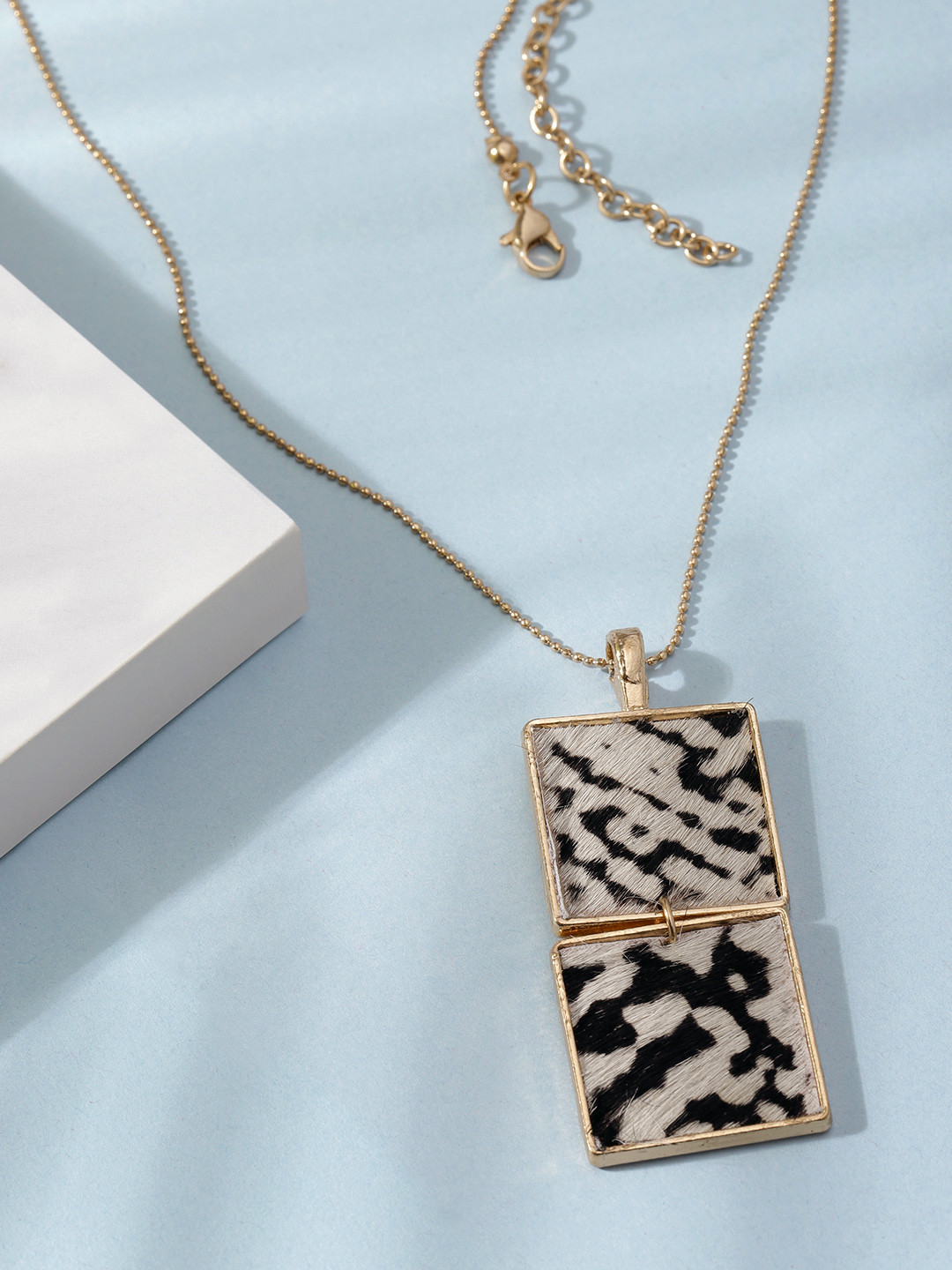 DEEBACO Rose Gold & Beige Leather Geometrical Neckpiece