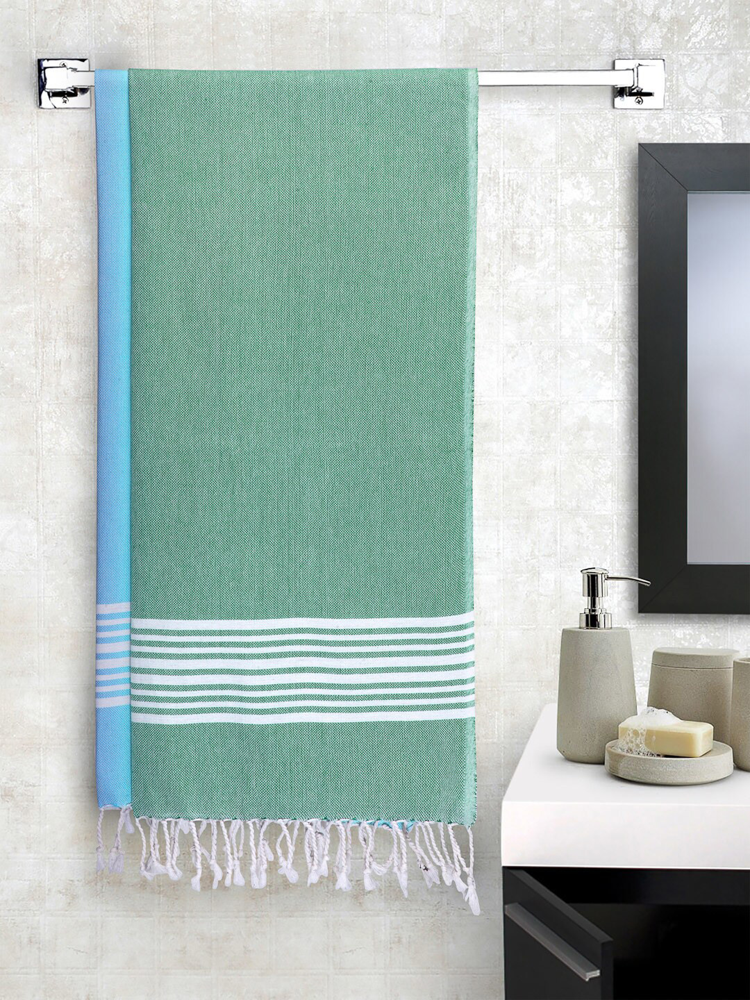 Arrabi Unisex Set Of 2 Blue & Green Solid Cotton Bath Towels