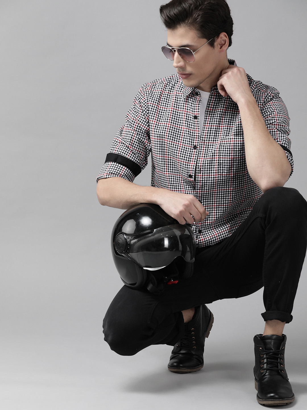 Roadster Men White & Black Gingham Checks Checked Casual Shirt