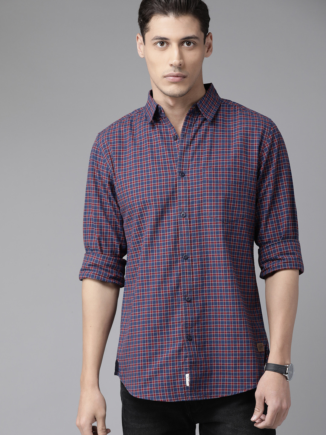 Roadster Men Navy Blue & Red Pure Cotton Regular Fit Checked Sustainable Casual Shirt
