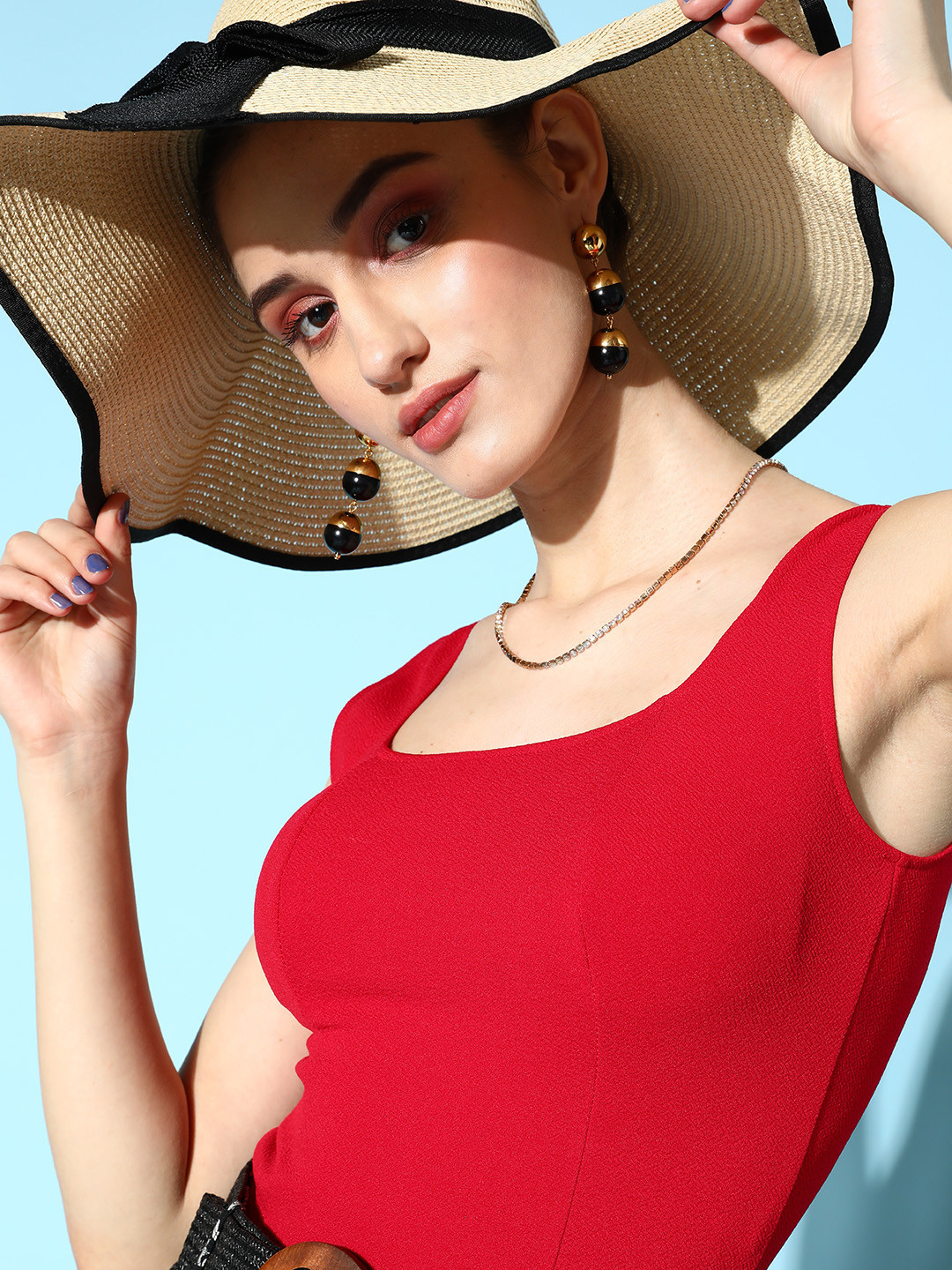 Veni Vidi Vici Women Red Square Neck Fitted Crop Top