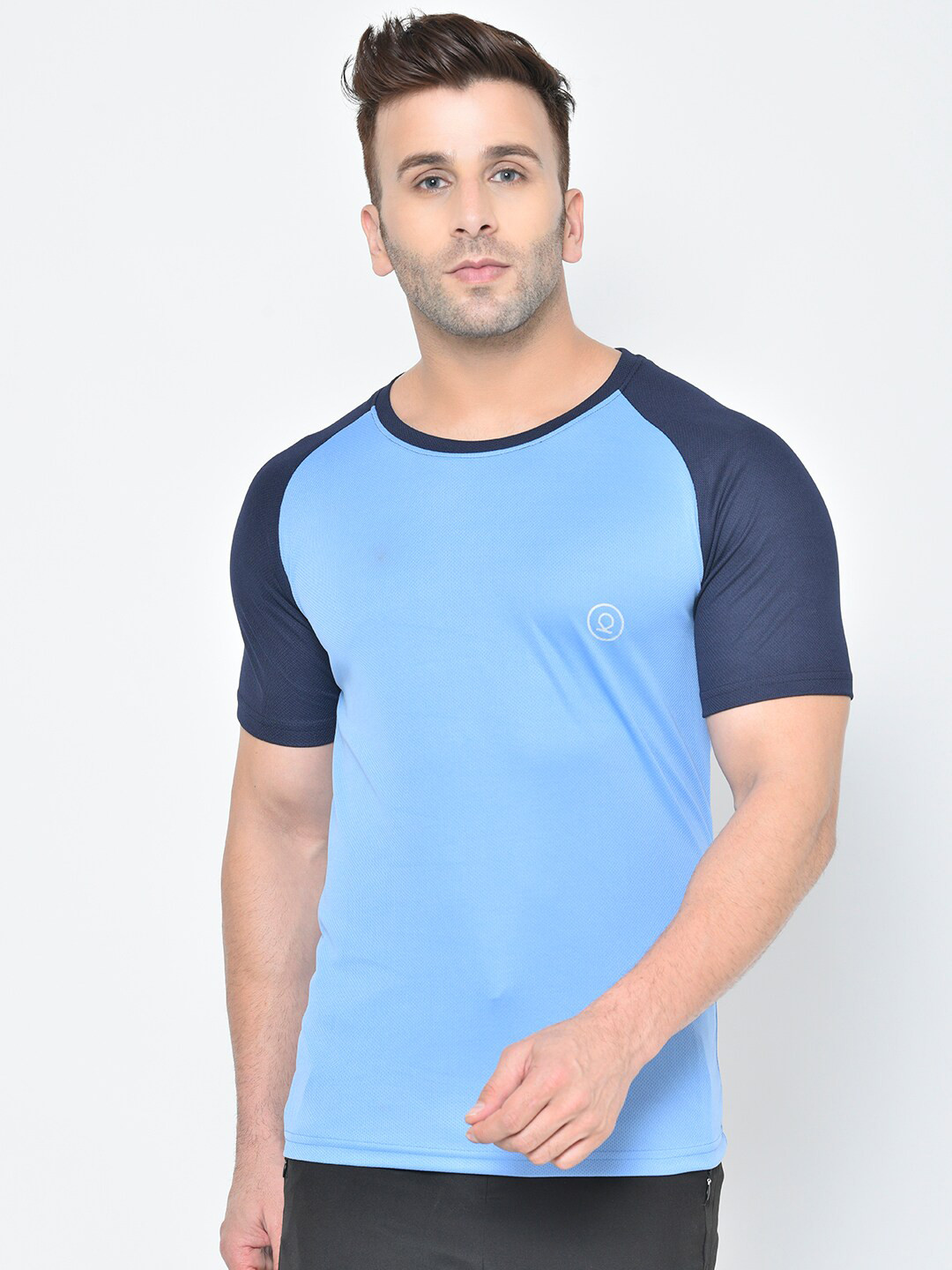 CHKOKKO Men Blue & Navy Blue Solid T-shirt