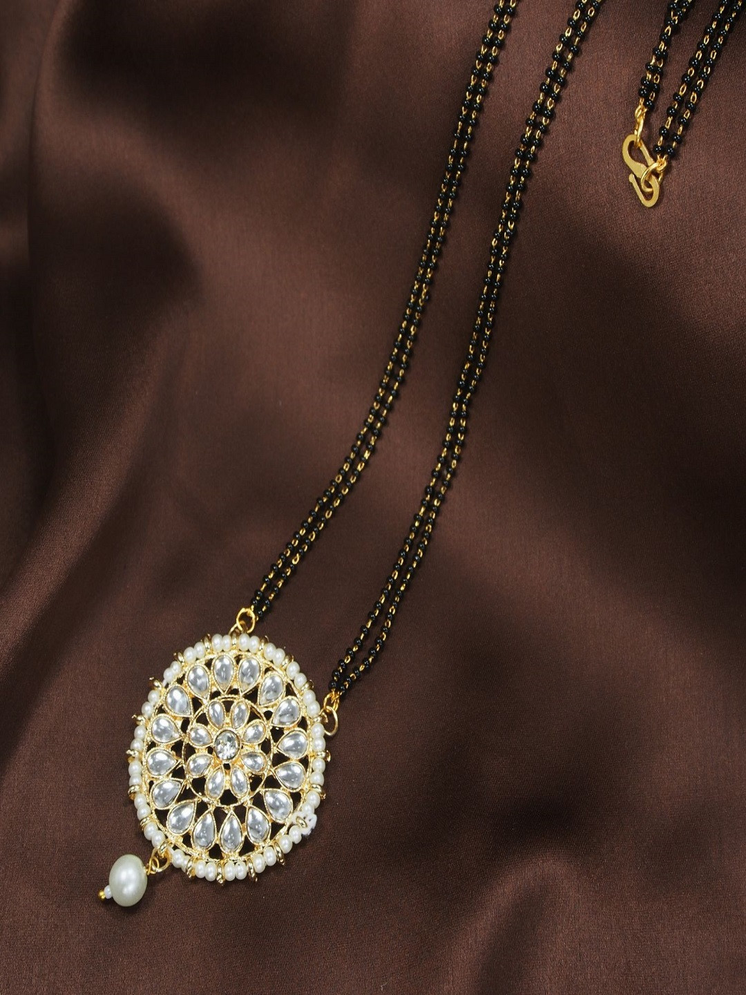 I Jewels White & Gold-Toned Pearl & Kundan Studded Mangalsutra