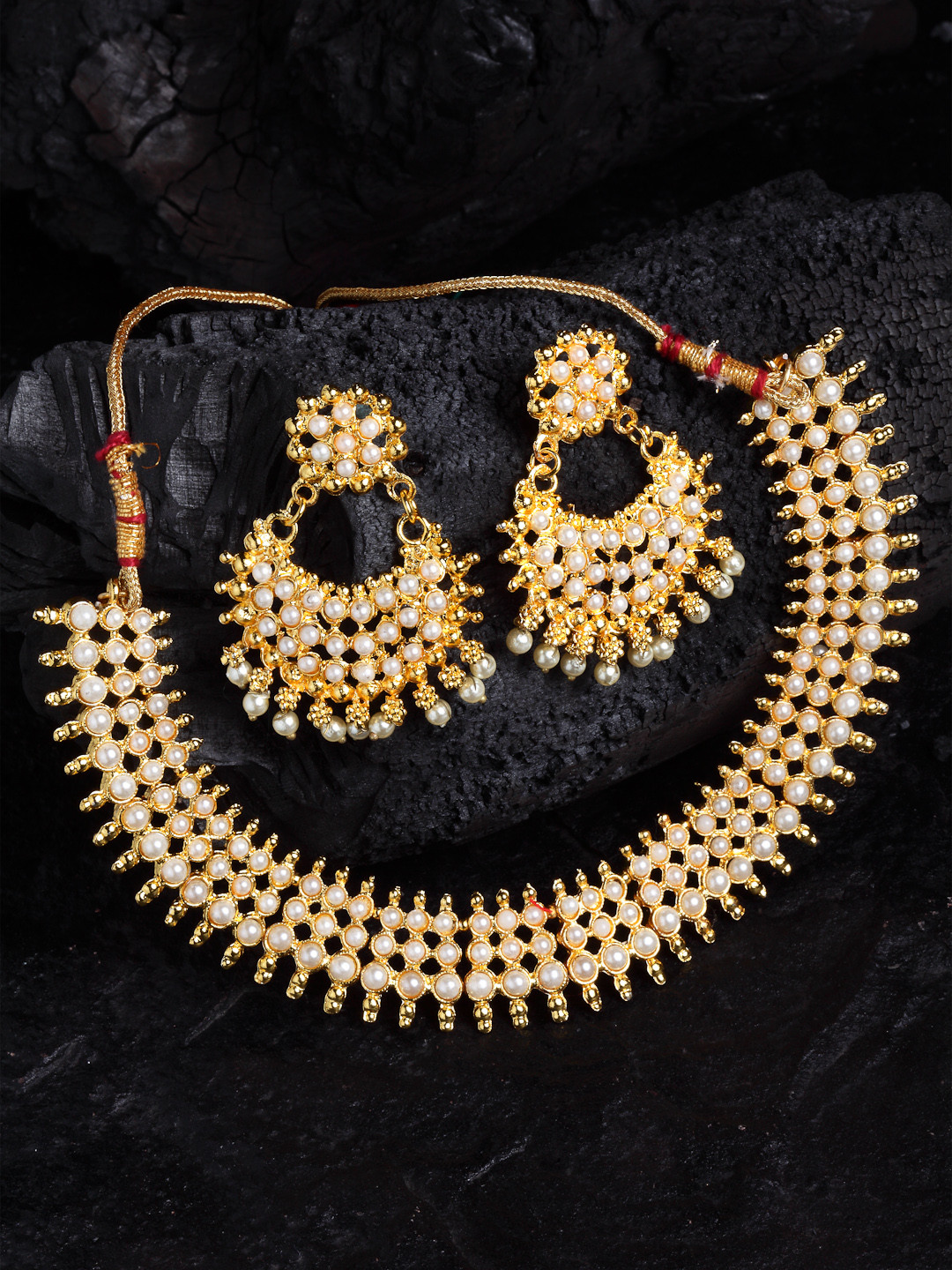 PANASH Women Gold-Plated Pearls Studded Collar Jewellery Set