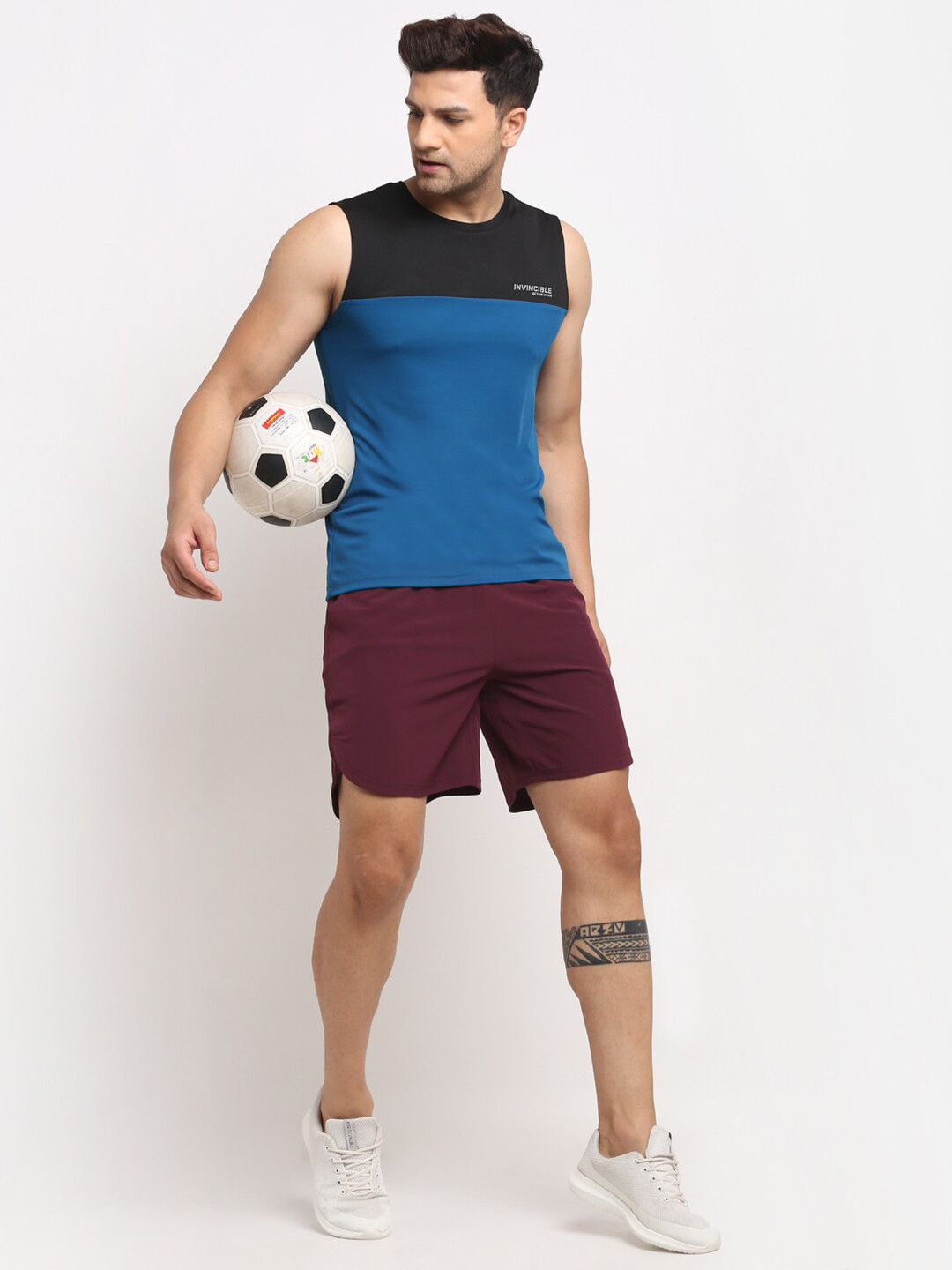 Invincible Colourblocked Slim Fit Structured Vest