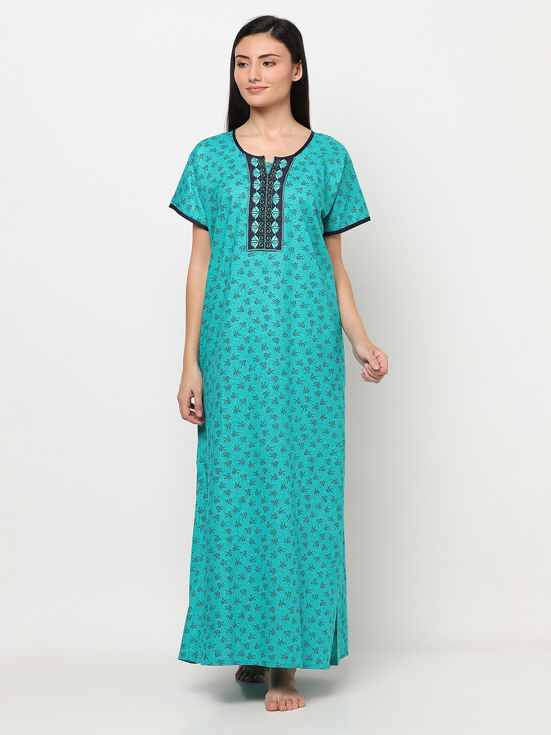 TRUNDZ Women Turquoise Blue Printed Maxi Nightdress
