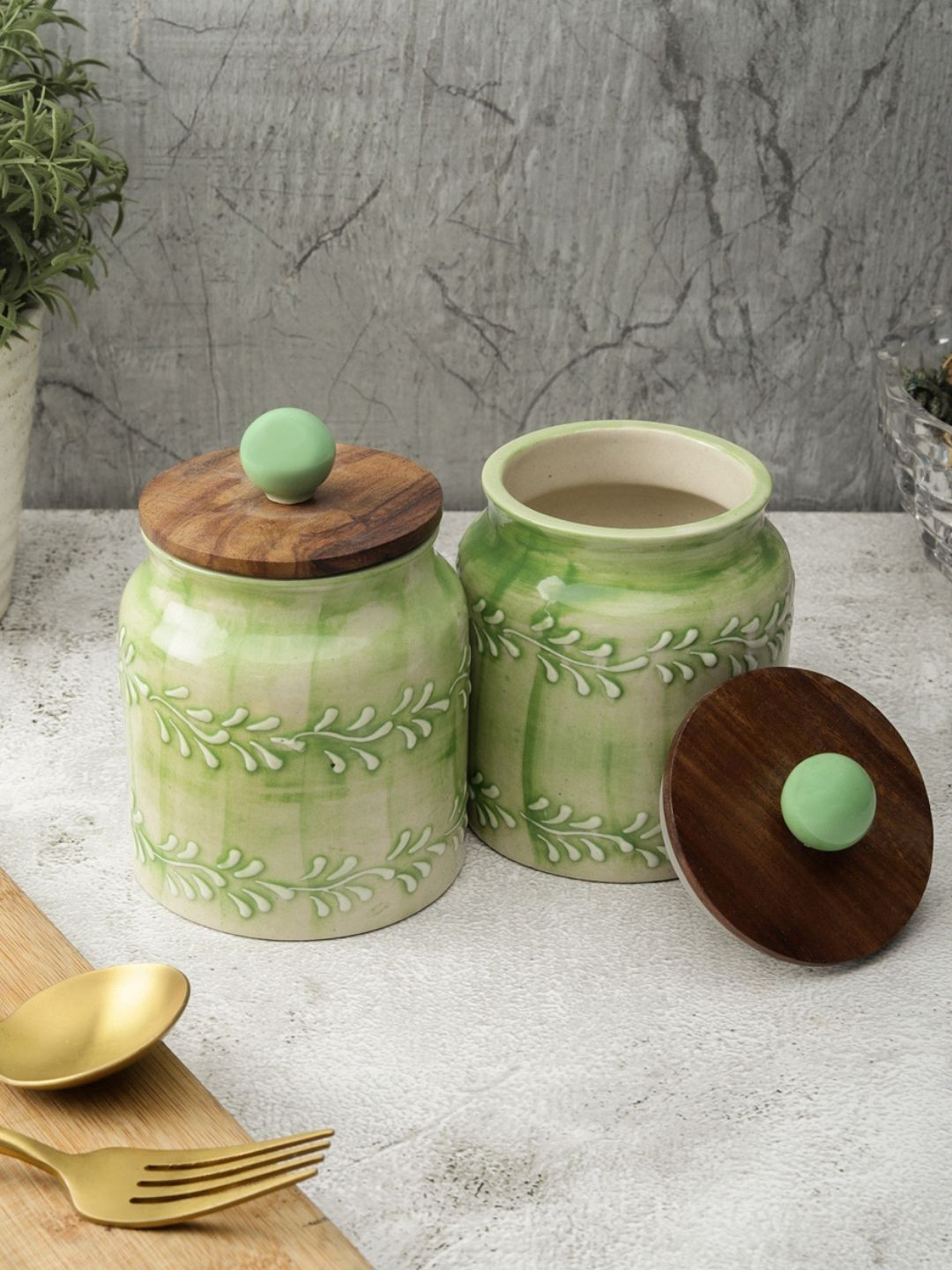 VarEesha Set Of 2 Green Embossed Ceramic Air Tight Jars