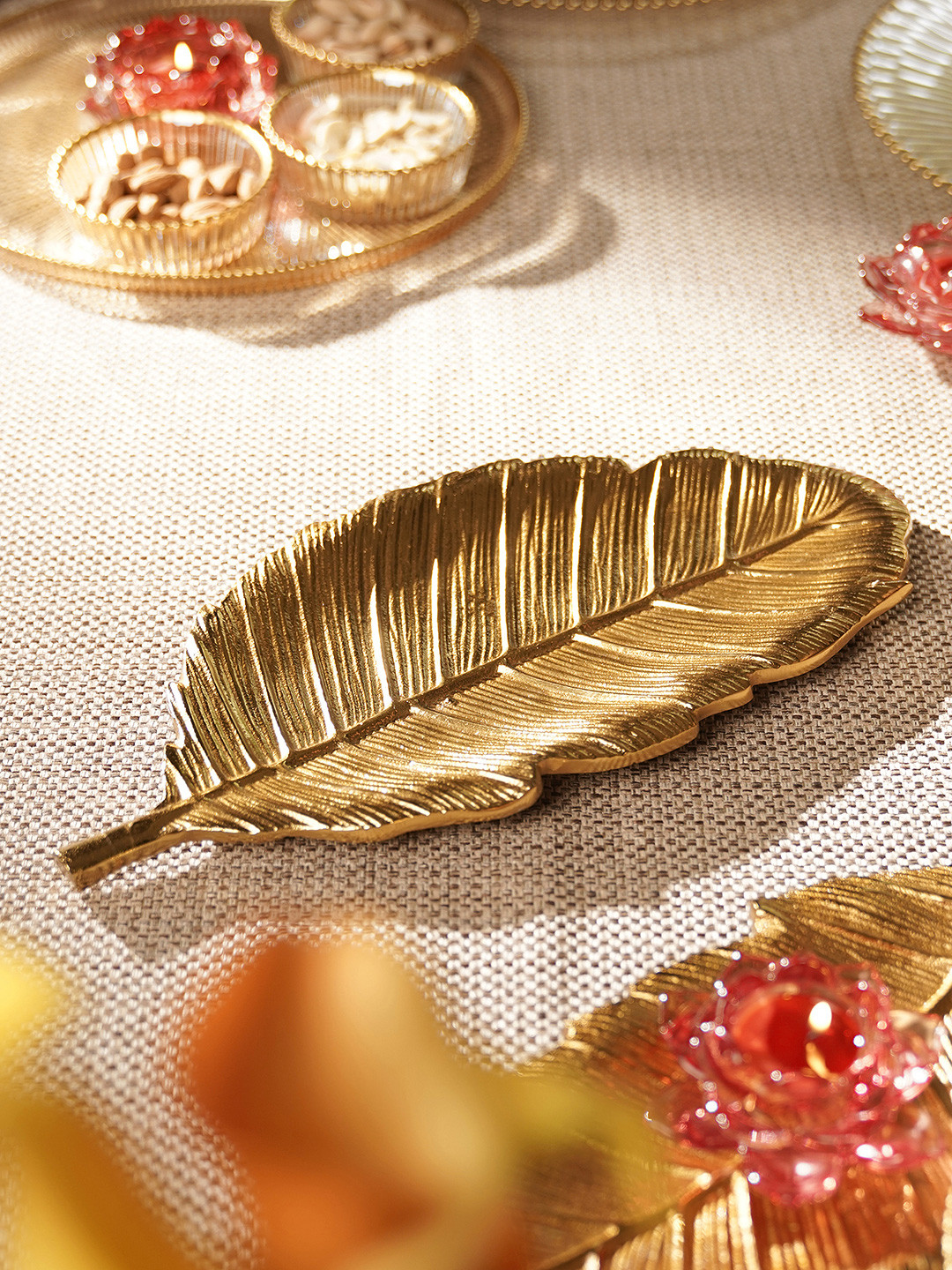 Pure Home and Living Gold-Toned Malabar Leaf Platter