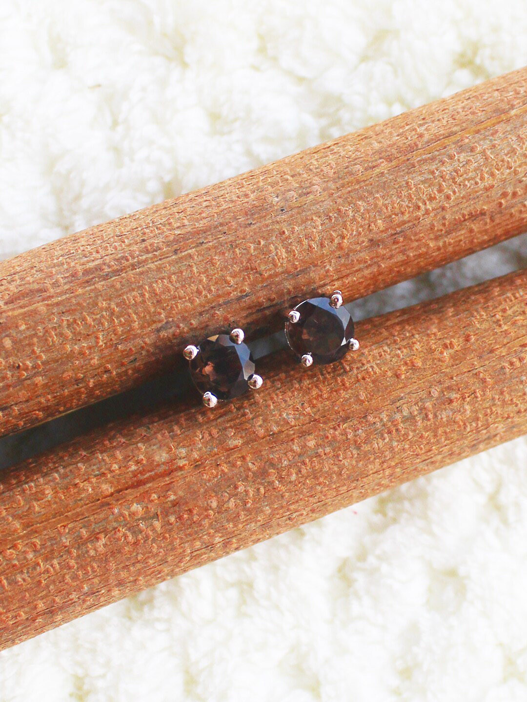 ERILINE JEWELRY Black-Toned & Rhodium Plated Circular Studs Earrings