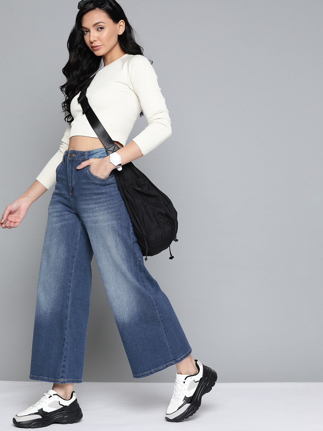 Harvard Women Blue Flared Light Fade Stretchable Jeans