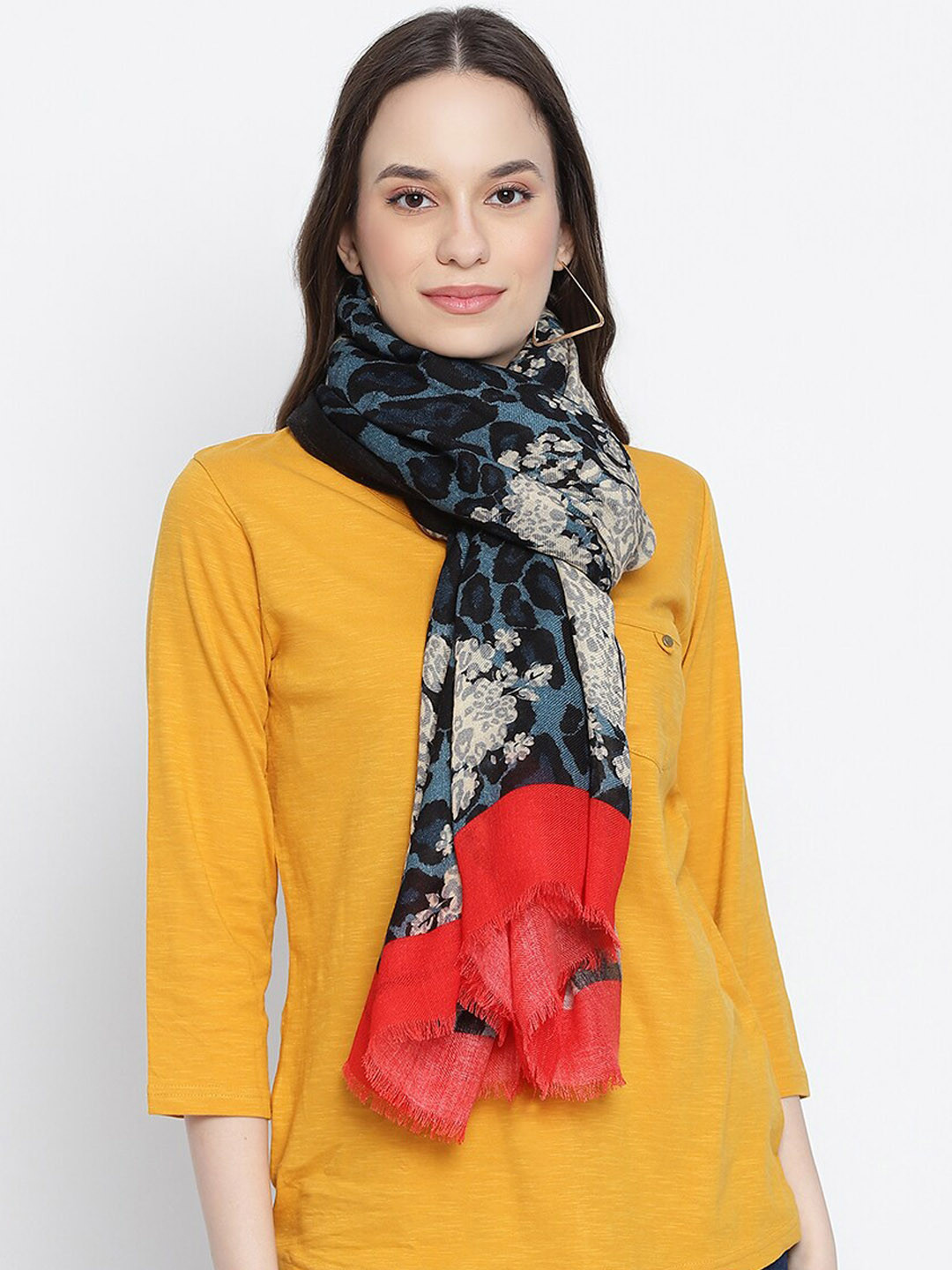 SHINGORA Women Blue & Red Leopard Print Woolen Stole