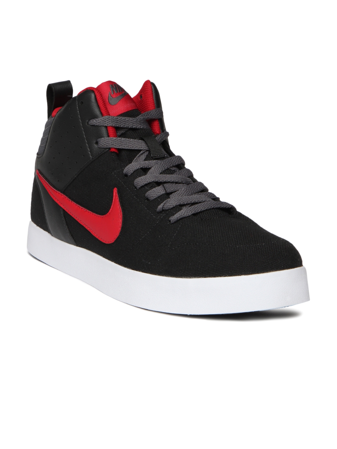 casual men nike sneakers