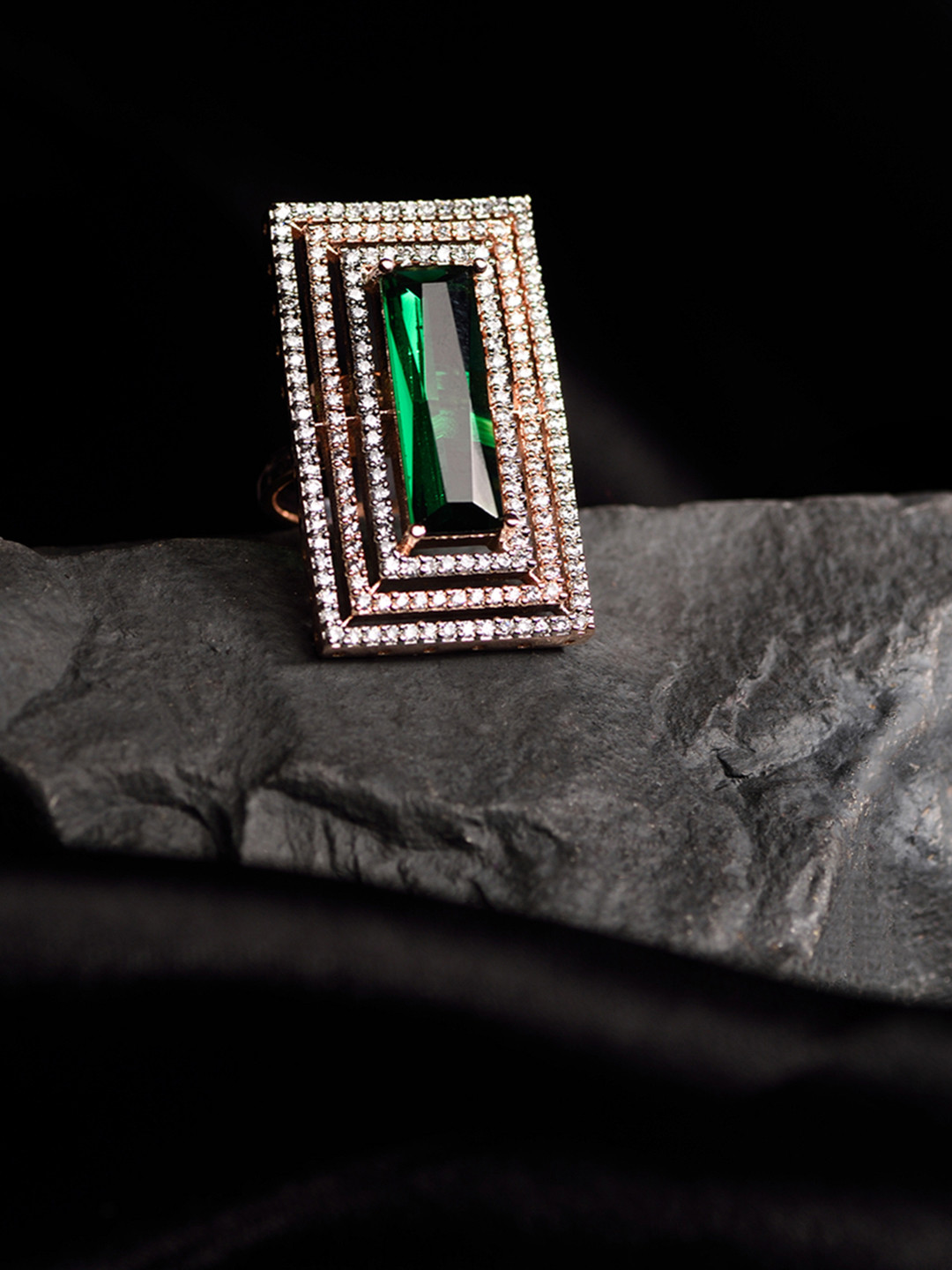 Saraf RS Jewellery Rose Gold-Plated White & Green Emerald-Studded Solitaire Finger Ring