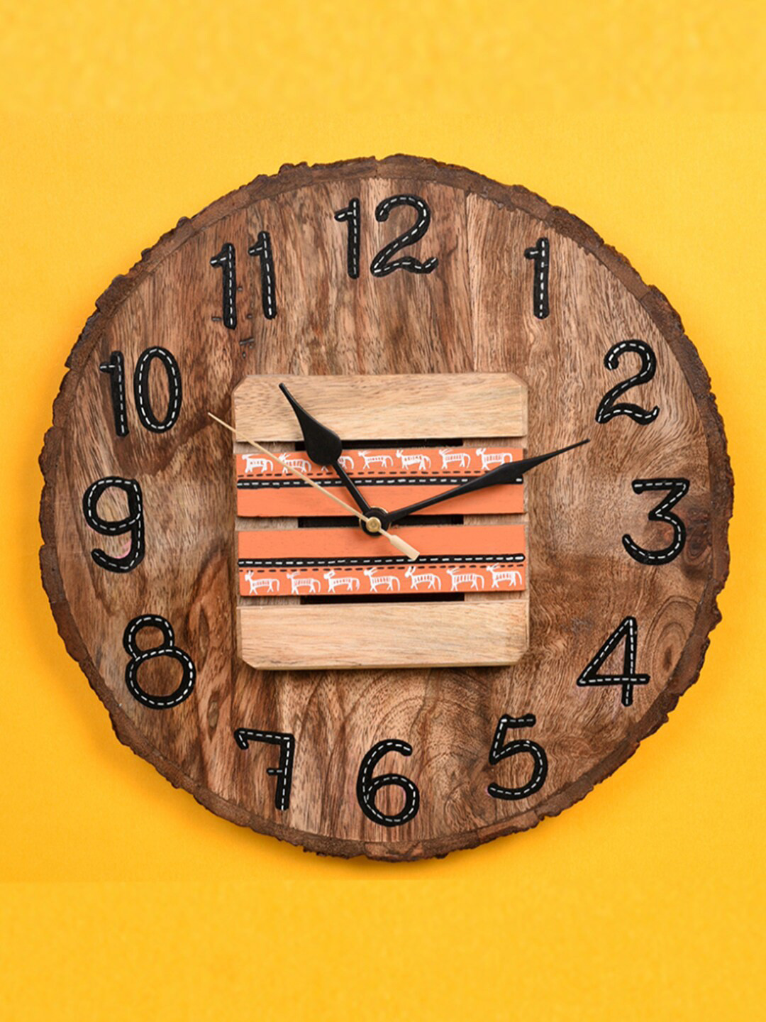 AAKRITI ART CREATIONS Brown Wooden Textured Round Analogue Wall Clock