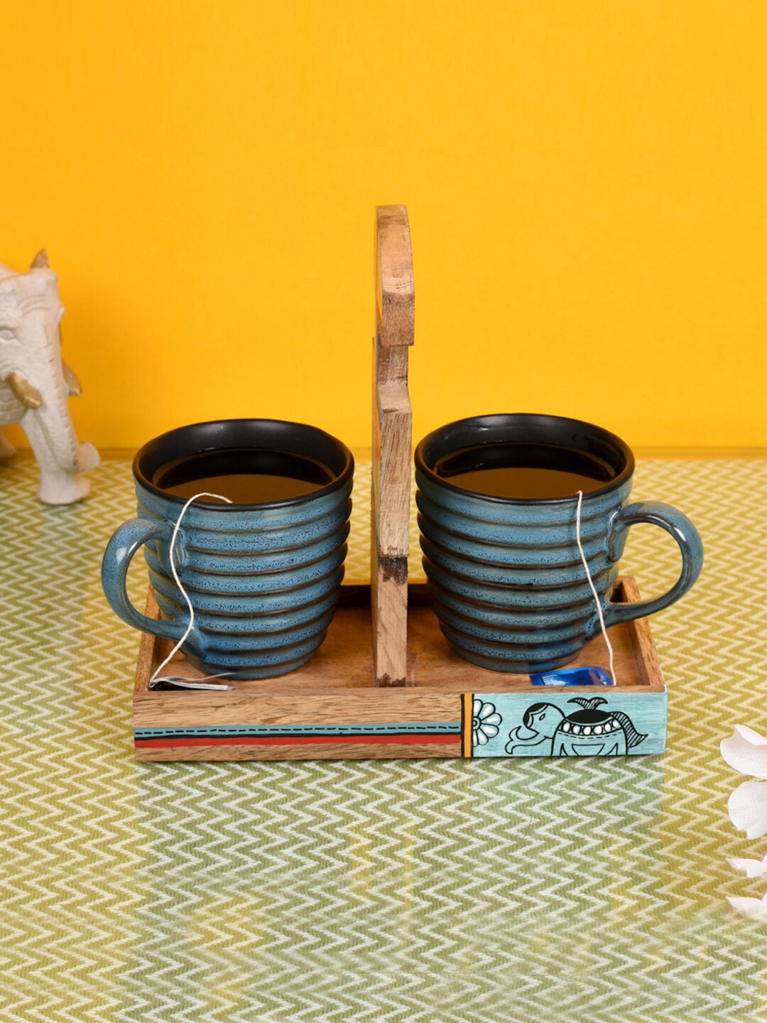 AAKRITI ART CREATIONS Brown & Blue Tribal Painted Handcrafted Serving Tray With Mugs