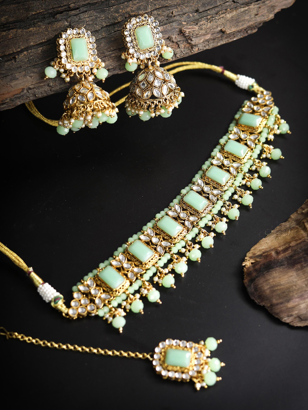 Priyaasi Women Green Pearl & Kundan Gold-Plated Handcrafted Choker Jewellery Set