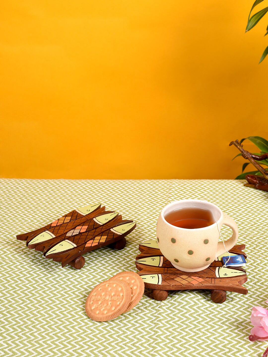 AAKRITI ART CREATIONS Set Of 2 Brown & Yellow Tribal Art Handcrafted Fish-Shaped Wooden Coasters