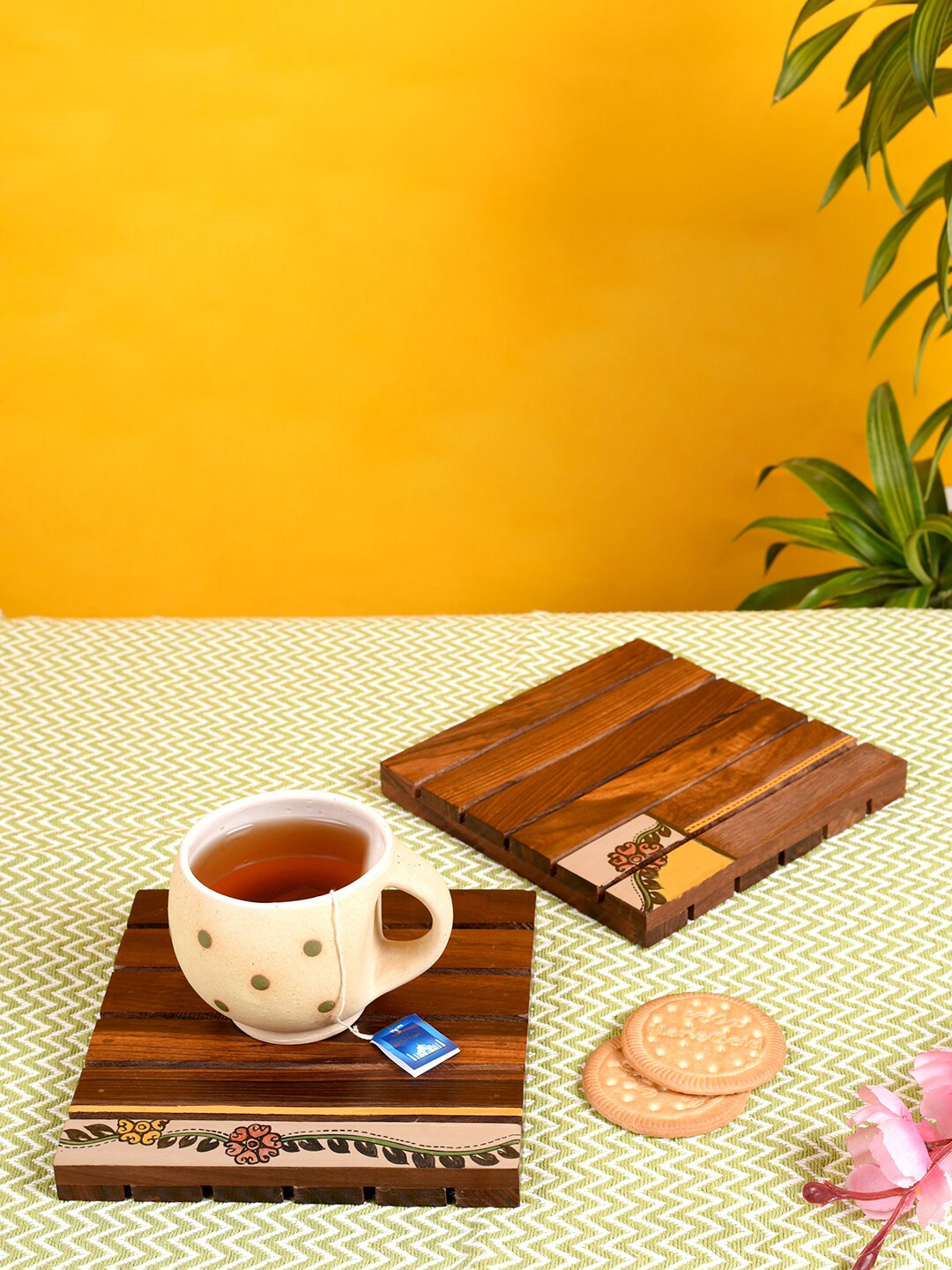 AAKRITI ART CREATIONS Set Of 2 Brown & Yellow Tribal Art Wooden Square Coasters