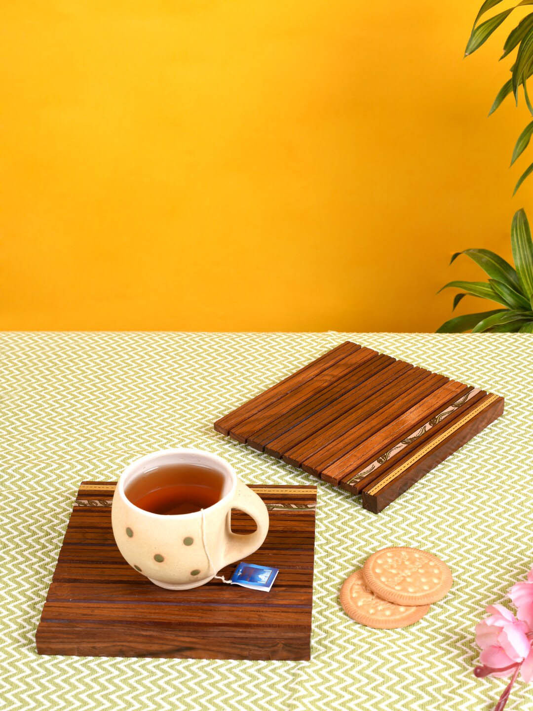 AAKRITI ART CREATIONS Set Of 2 Brown Flower Motif Handcrafted Wooden Coasters